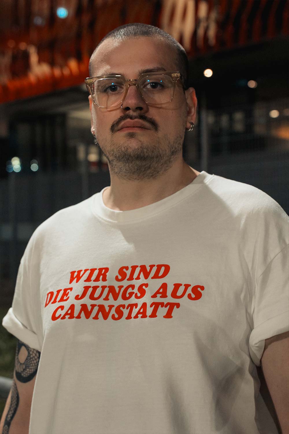 Oversize Wir sind die Jungs aus Cannstatt in blanc mit roter Schrift Vorderansicht 2