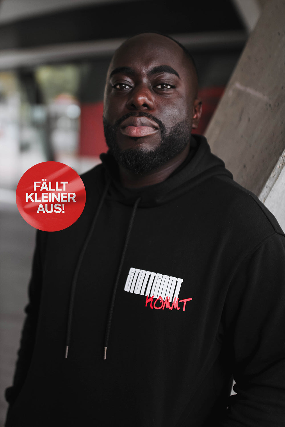 Stuttgart kommt Hoodie in schwarz Vorderansicht