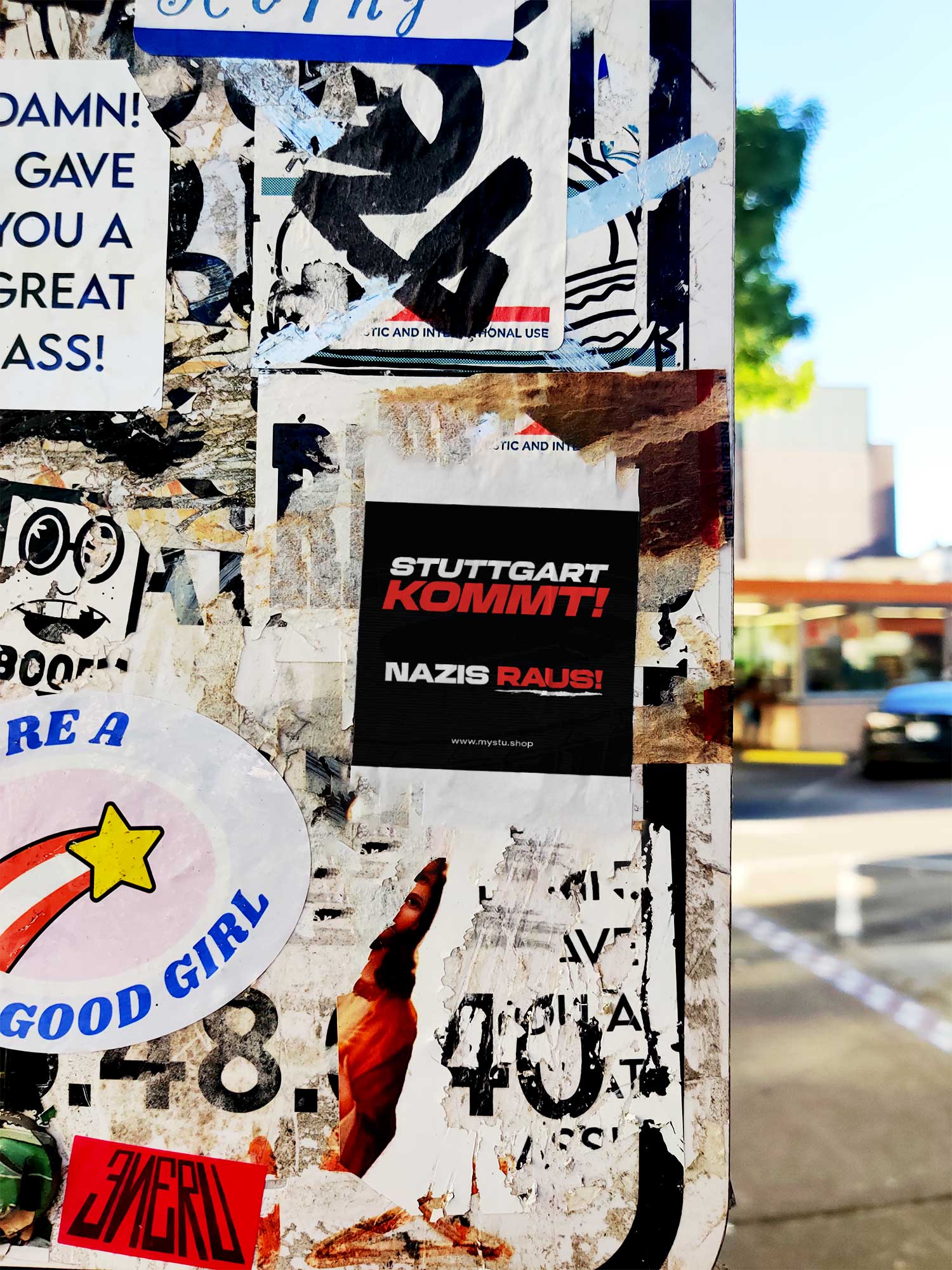 Stuttgart kommt Nazis raus Sticker